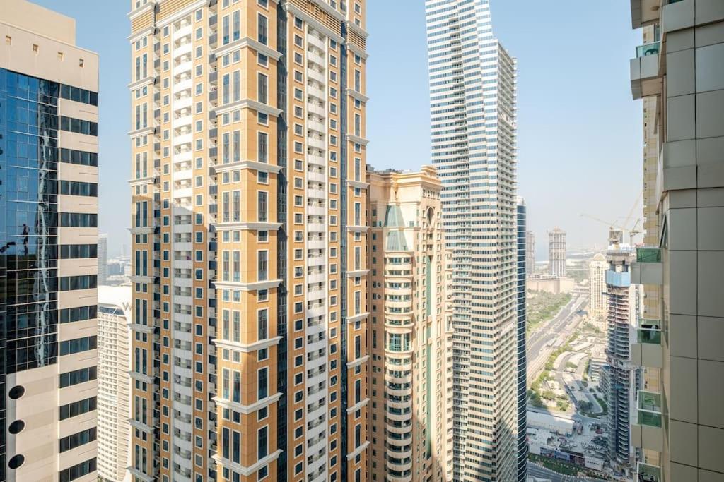 Pride -Spacious 3Br Luxury Apartment Close To The Metro Station Dubai Eksteriør bilde