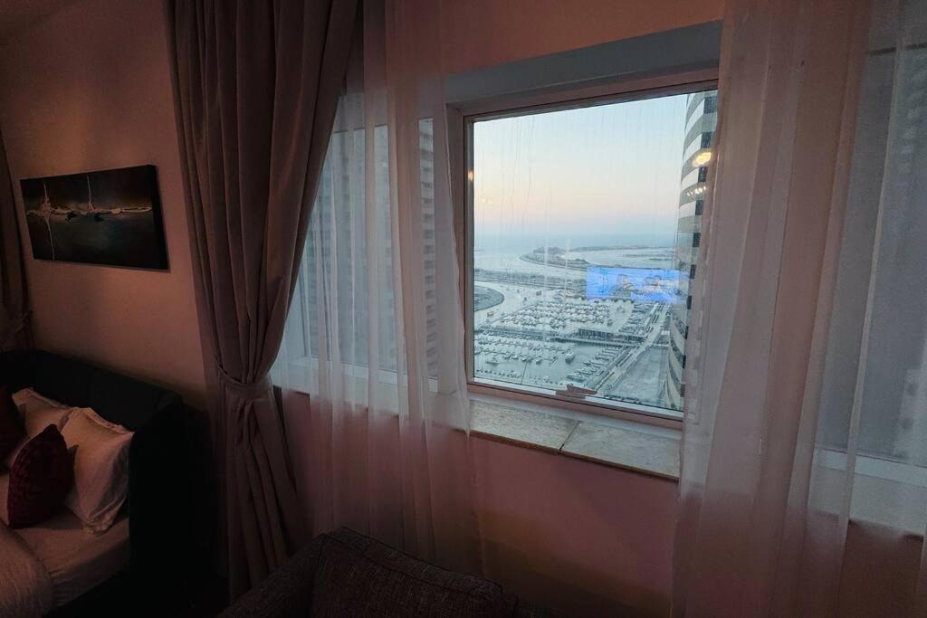 Pride -Spacious 3Br Luxury Apartment Close To The Metro Station Dubai Eksteriør bilde